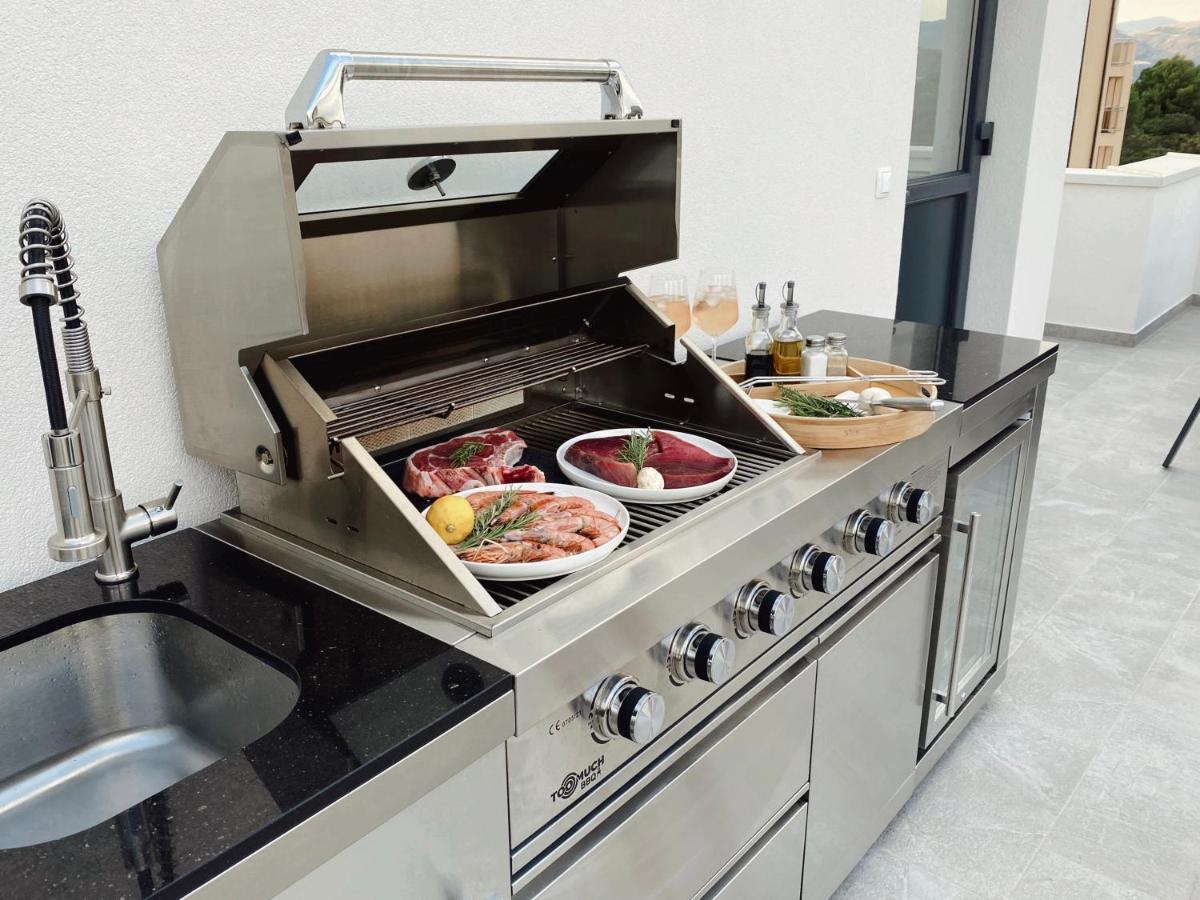 Apartment Agnes With 63 M2 Rooftop Terrace, Grill And Pool Okrug Gornji Exteriör bild