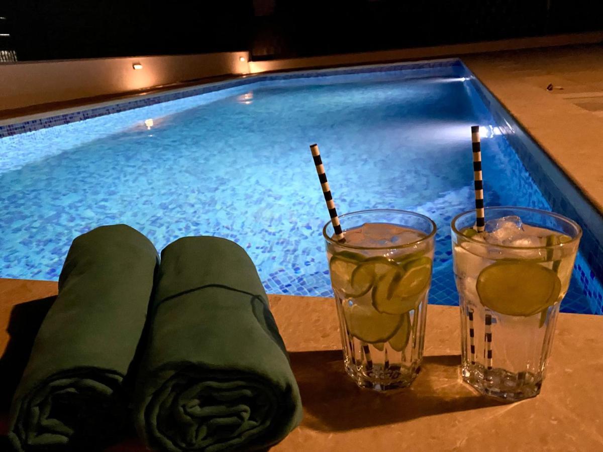 Apartment Agnes With 63 M2 Rooftop Terrace, Grill And Pool Okrug Gornji Exteriör bild