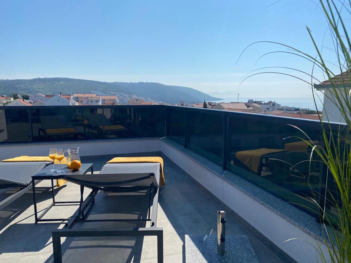 Apartment Agnes With 63 M2 Rooftop Terrace, Grill And Pool Okrug Gornji Exteriör bild