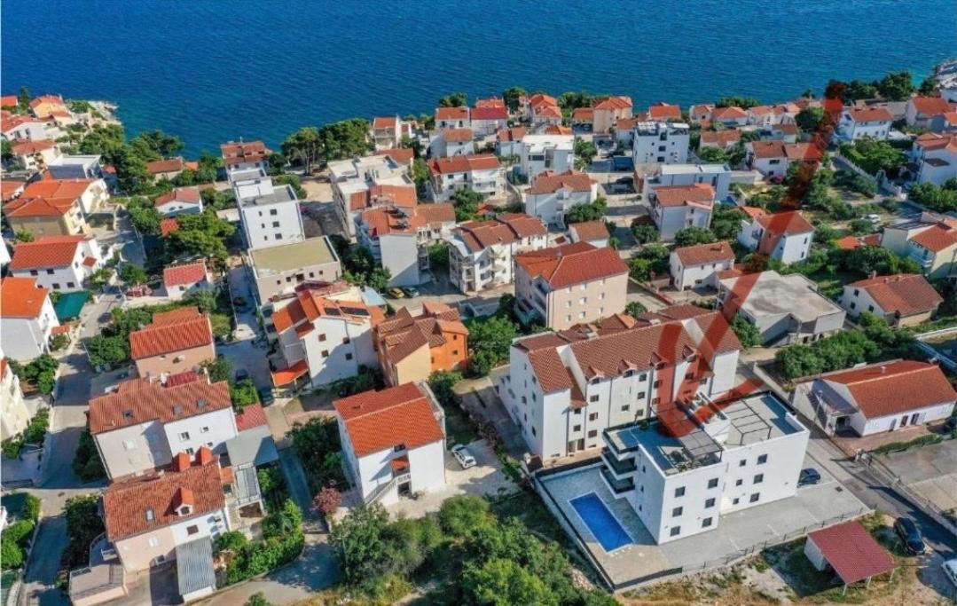 Apartment Agnes With 63 M2 Rooftop Terrace, Grill And Pool Okrug Gornji Exteriör bild