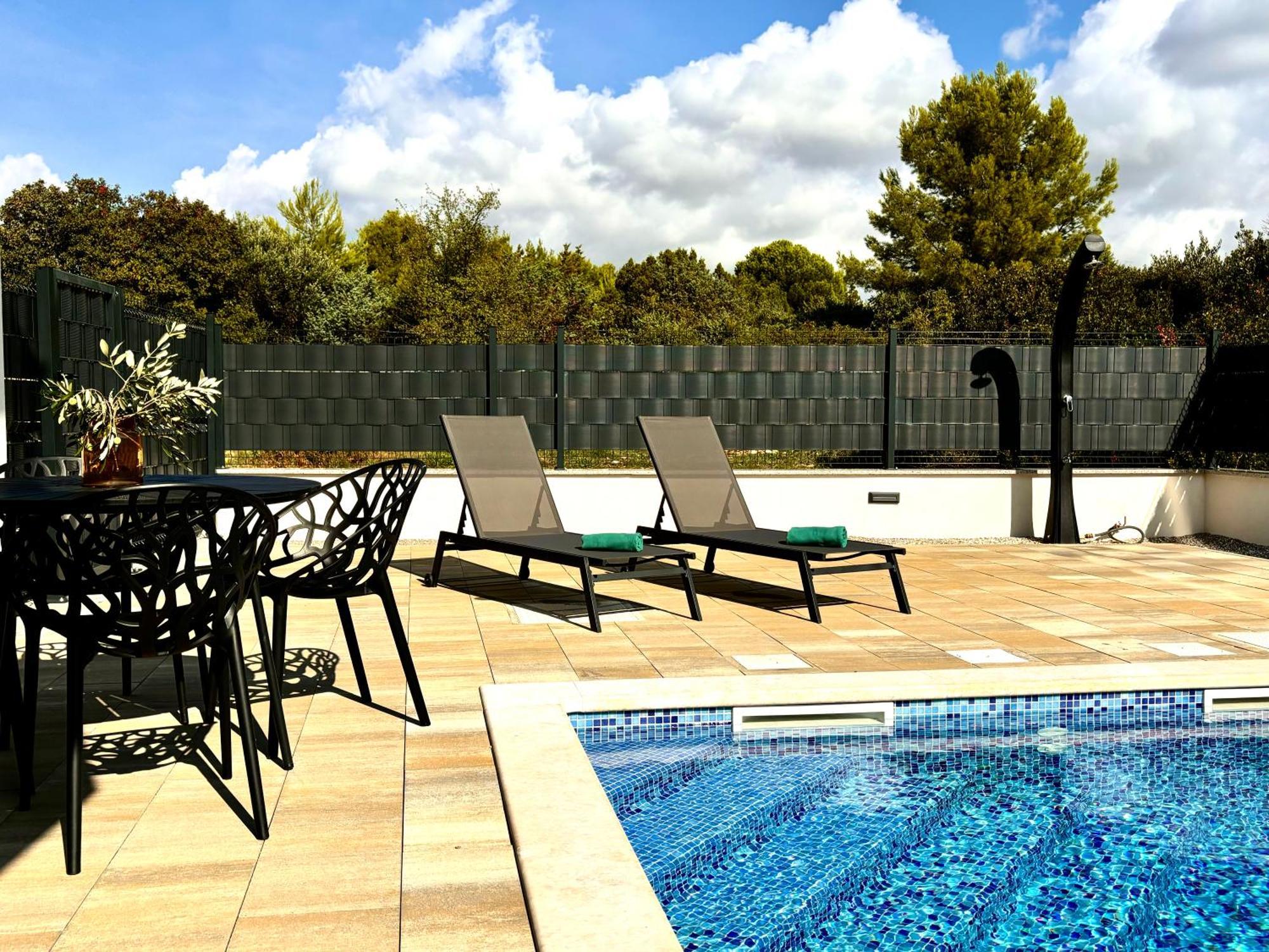 Apartment Agnes With 63 M2 Rooftop Terrace, Grill And Pool Okrug Gornji Exteriör bild